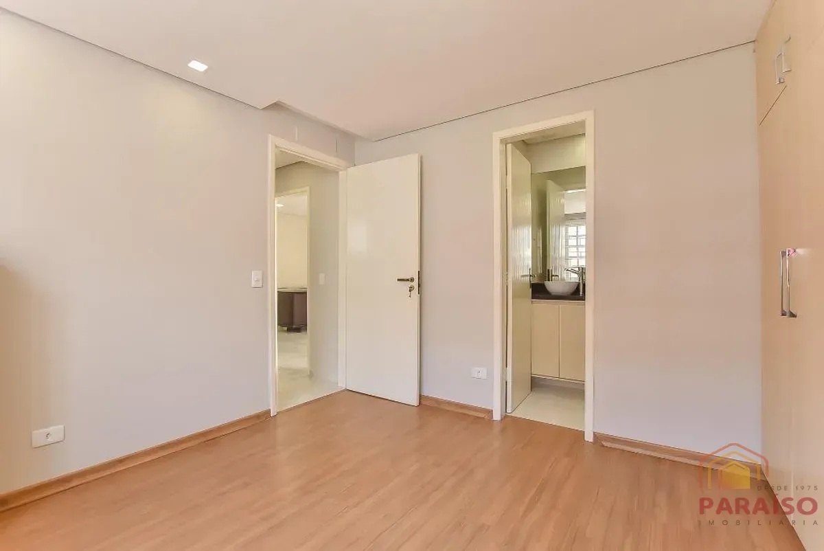689 m² house with 5 bedrooms and 7 bathrooms — photo 17
