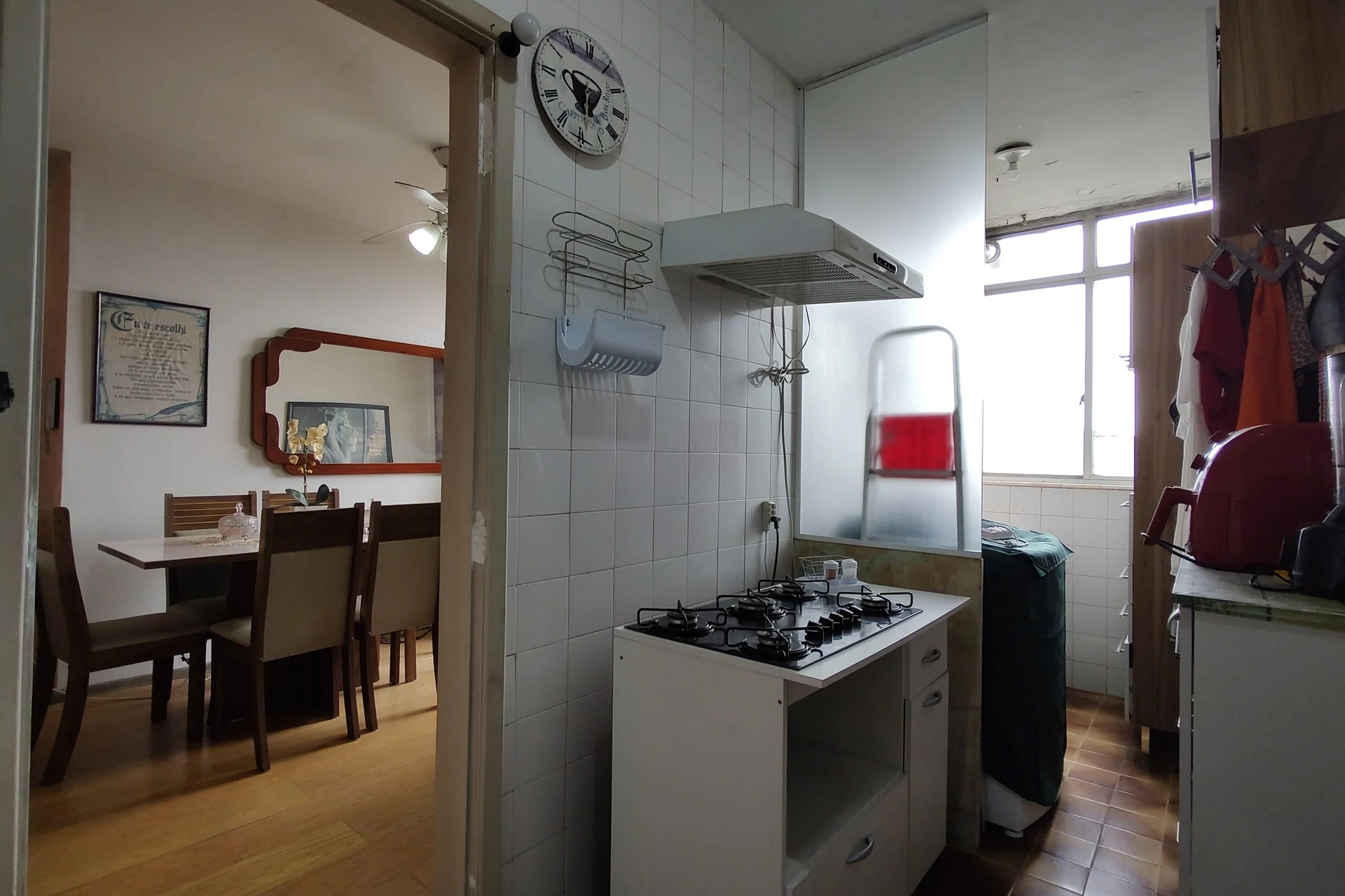 Furnished 2-bedroom apartment with a balcony — photo 23