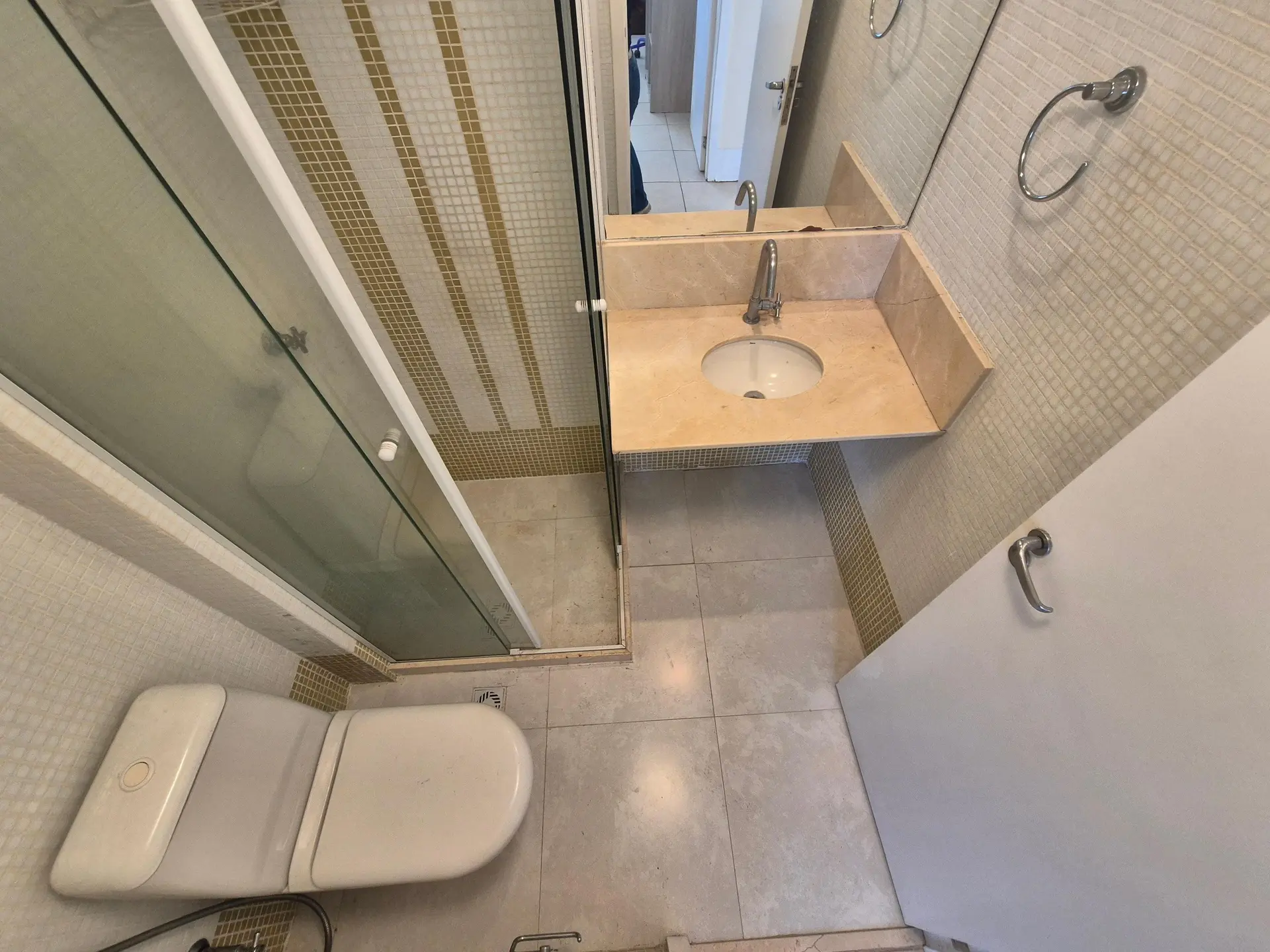91 m² apartment with a home office and a mountain view — photo 32