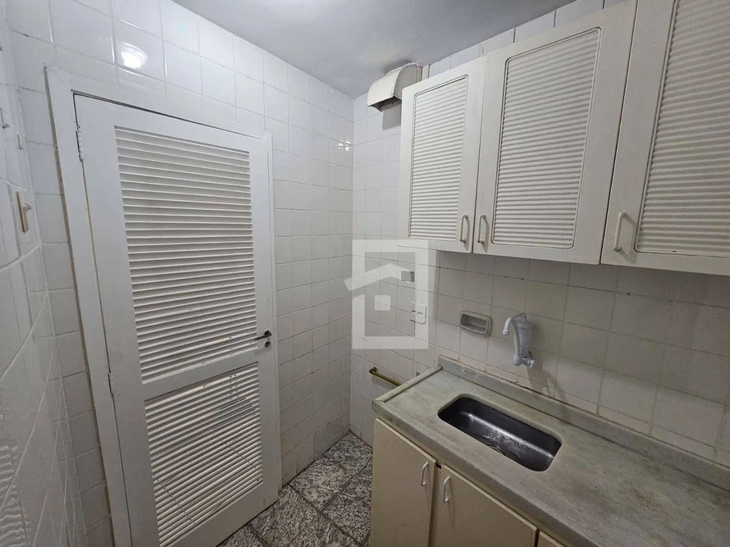 36 m² 1-bedroom suite apartment with parking — photo 6