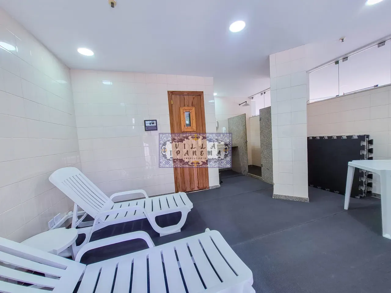 200 m² apartment with 3 en-suite bedrooms and private BBQ — photo 52