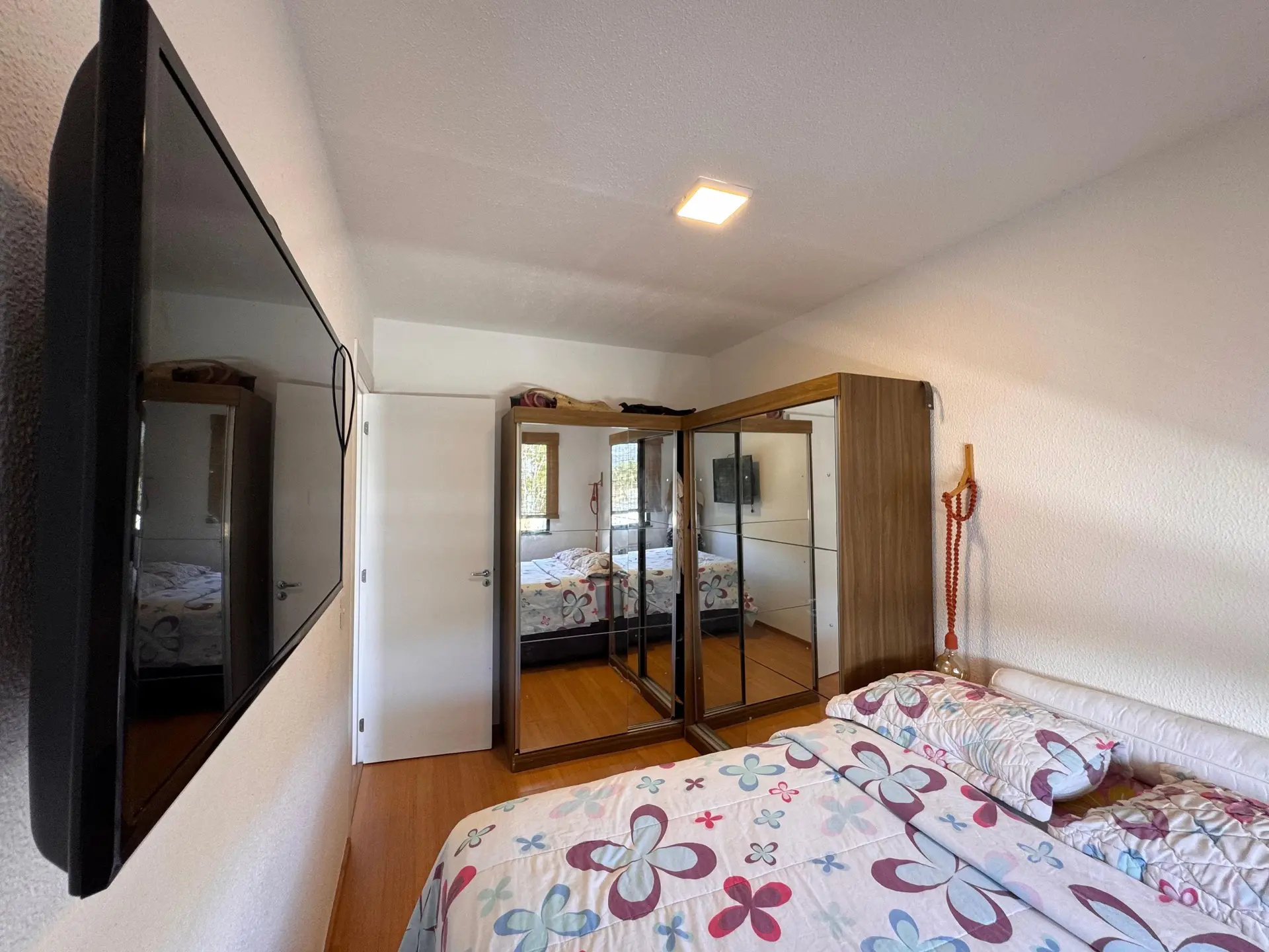 Furnished apartment with 2 bedrooms and mountain view — photo 26