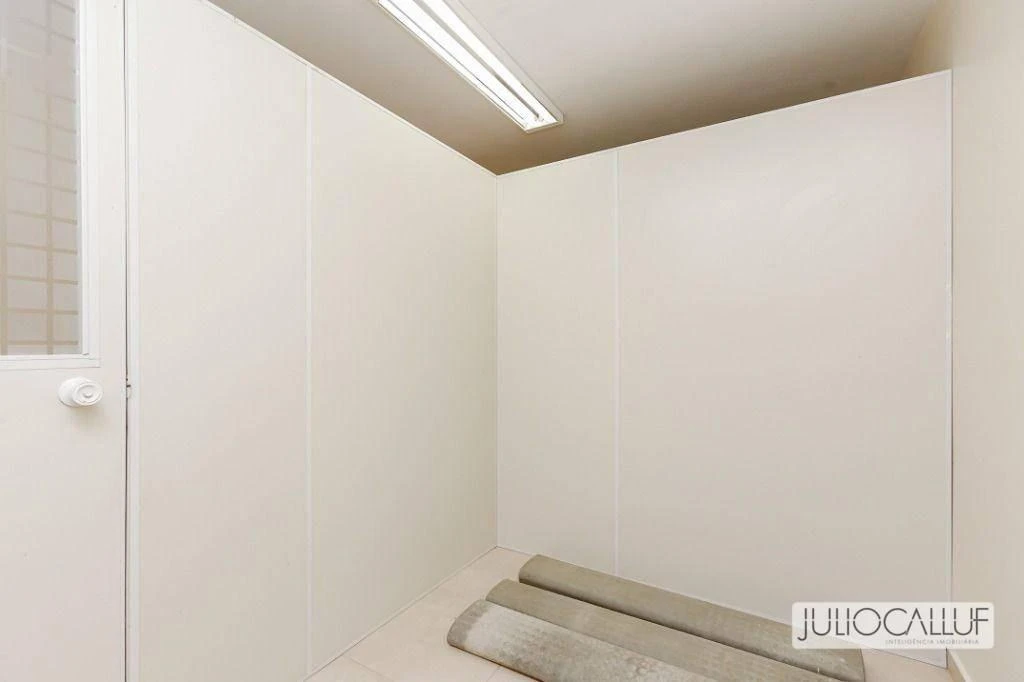 4-bedroom house with a washing machine in Curitiba — photo 41