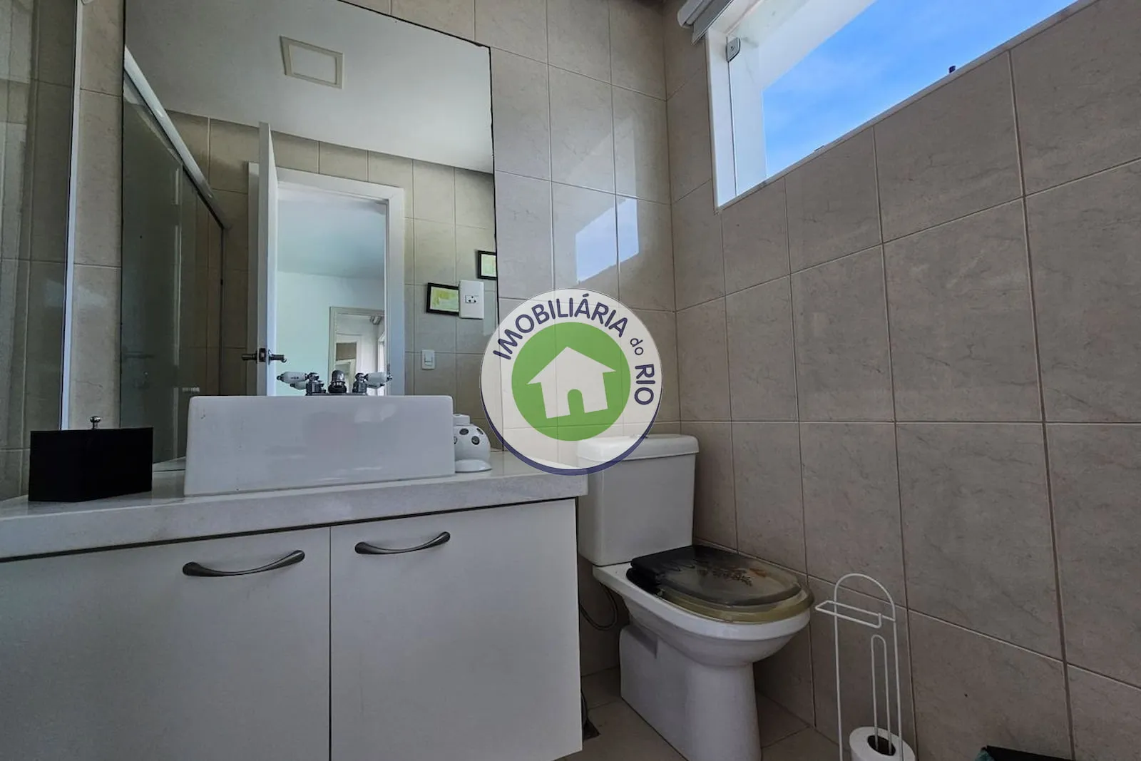 Casa com 5 quartos e 5 banheiros, cozinha fechada — photo 18