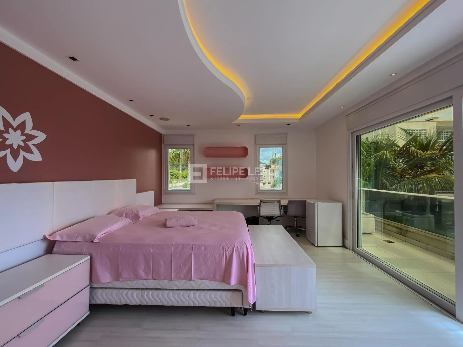 Casa em condomínio com 9 dormitórios e 8 suítes — photo 12