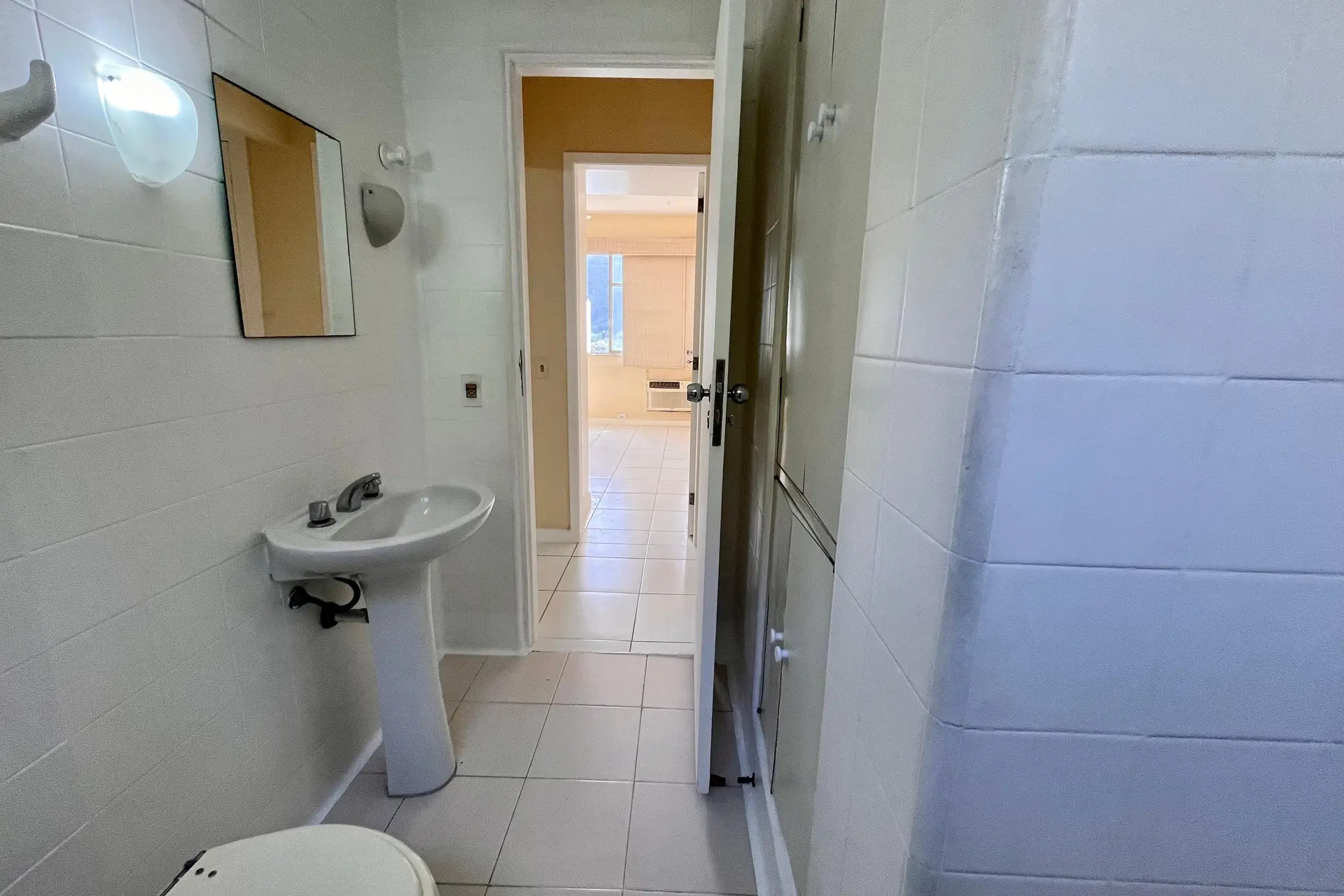 Unfurnished 2-bedroom rental apartment with 2 baths — photo 56