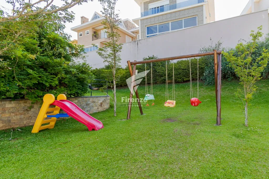 Furnished house with 4 bedrooms and 320 m² — photo 72