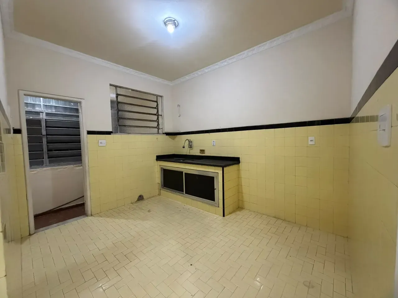 Wood or laminate floors in a 3-bedroom house, 83 m² — photo 29