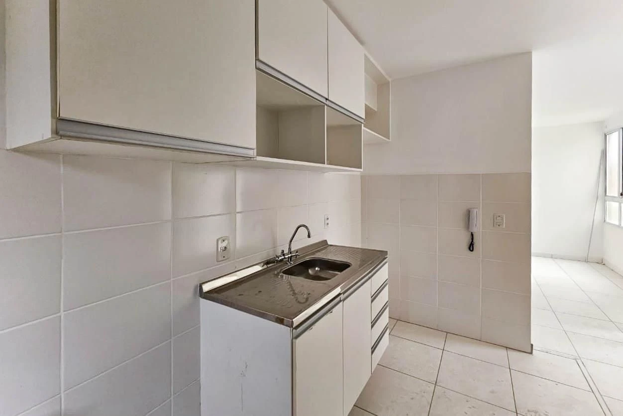 2-bedroom apartment in a building with a gym — photo 41