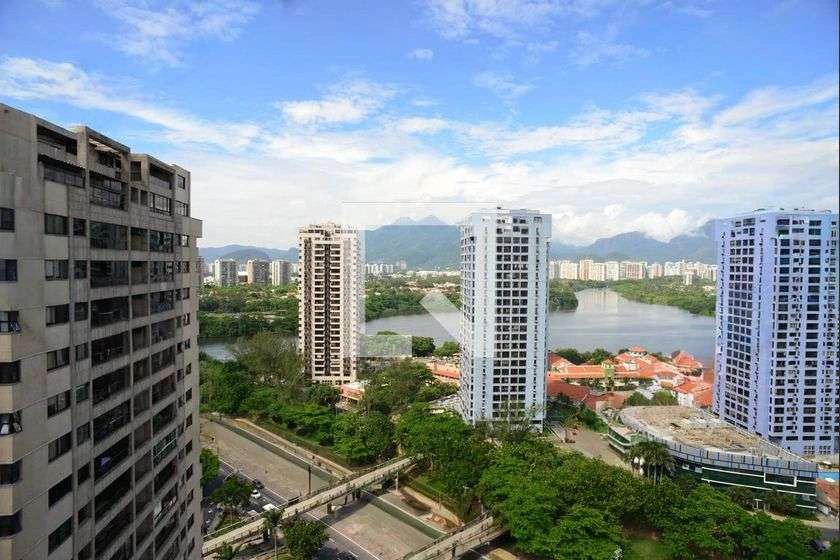 139 m² apartment with glassed-in balcony and 2 parking spots — photo 4