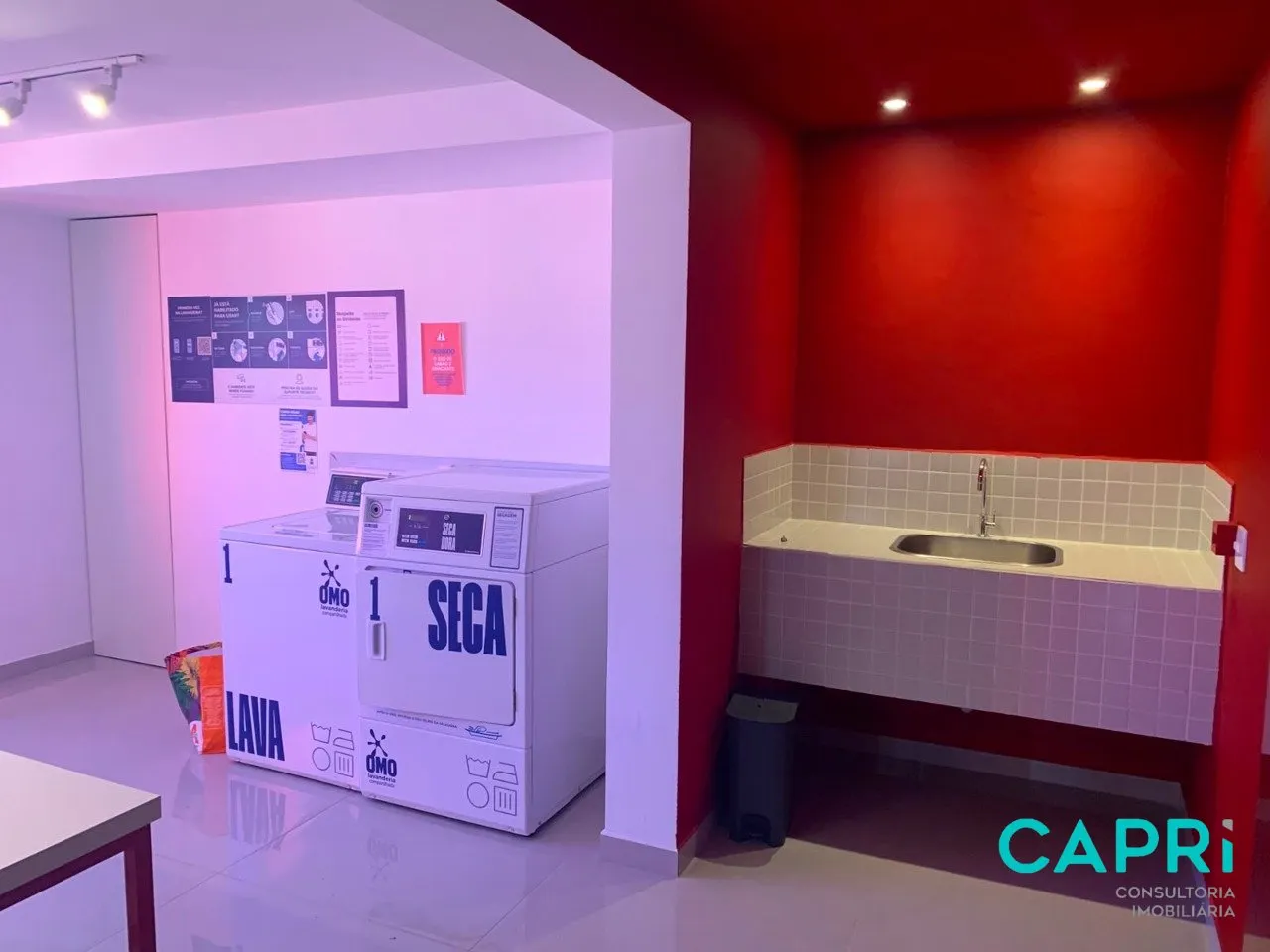 One-bedroom apartment with a washing machine — photo 13