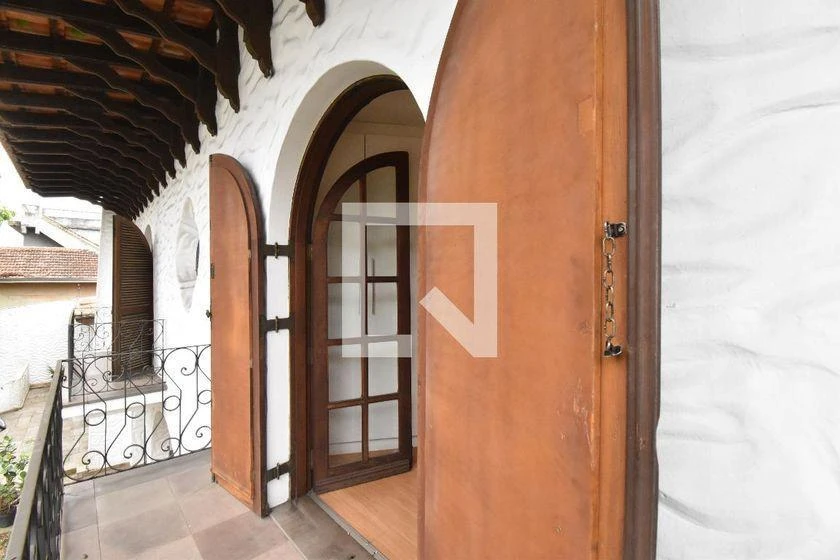 House with 5 bedrooms, gas stove and 650 m² — photo 24