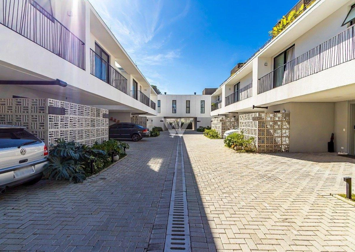 Detached townhouse with 3 bedrooms, 175 m² and glass balcony — photo 14
