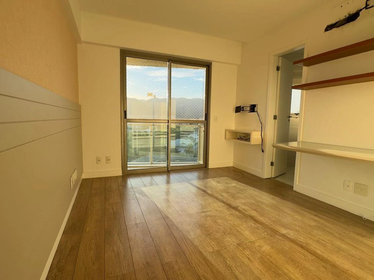 4-bedroom apartment with a separate kitchen, 260 m² — photo 5