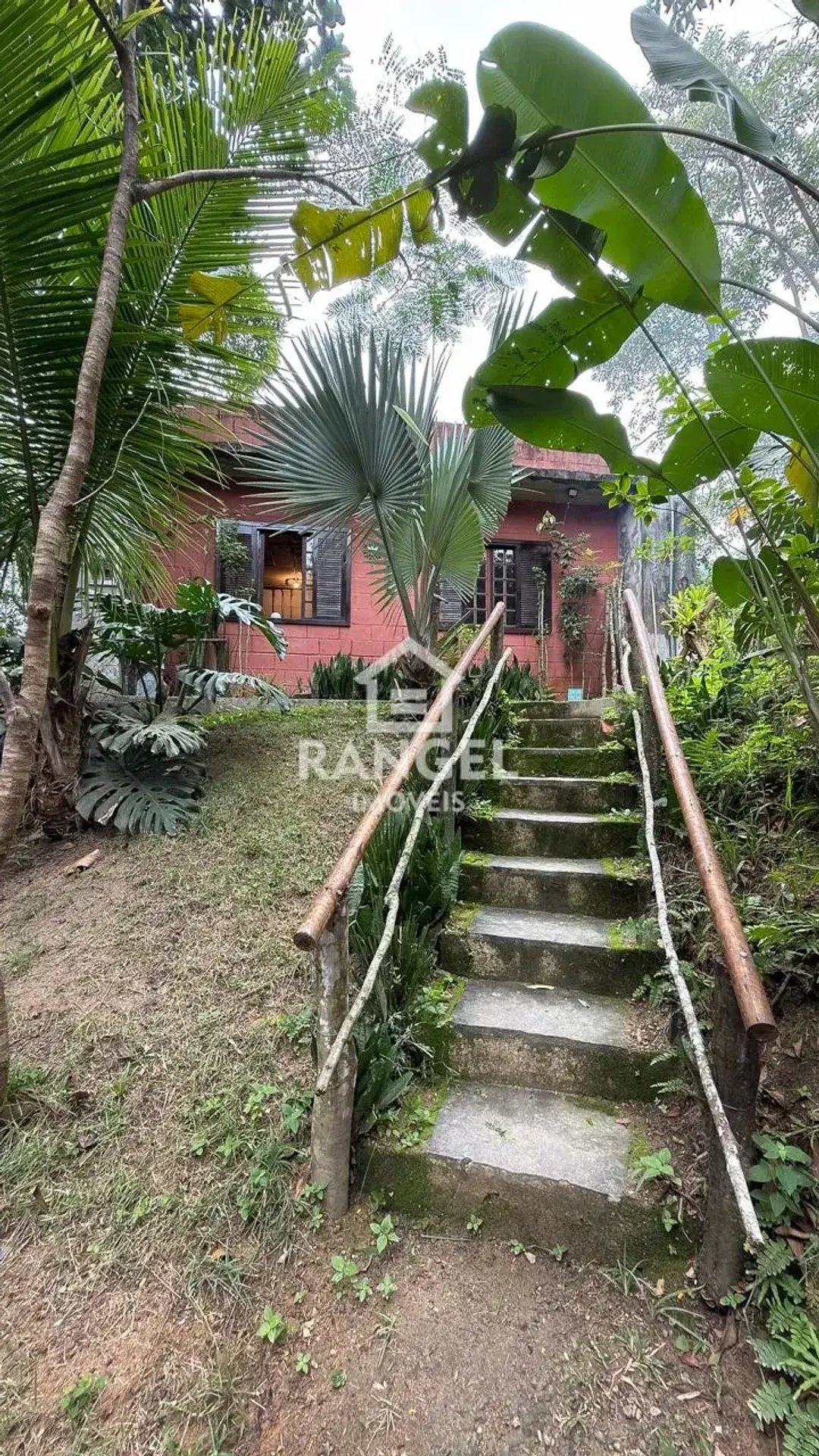 House with a balcony and private garden, 2500 m² — photo 12