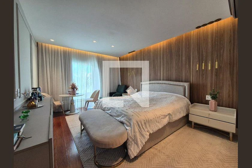 Home office in a 4-bedroom house, 373 m² — photo 47