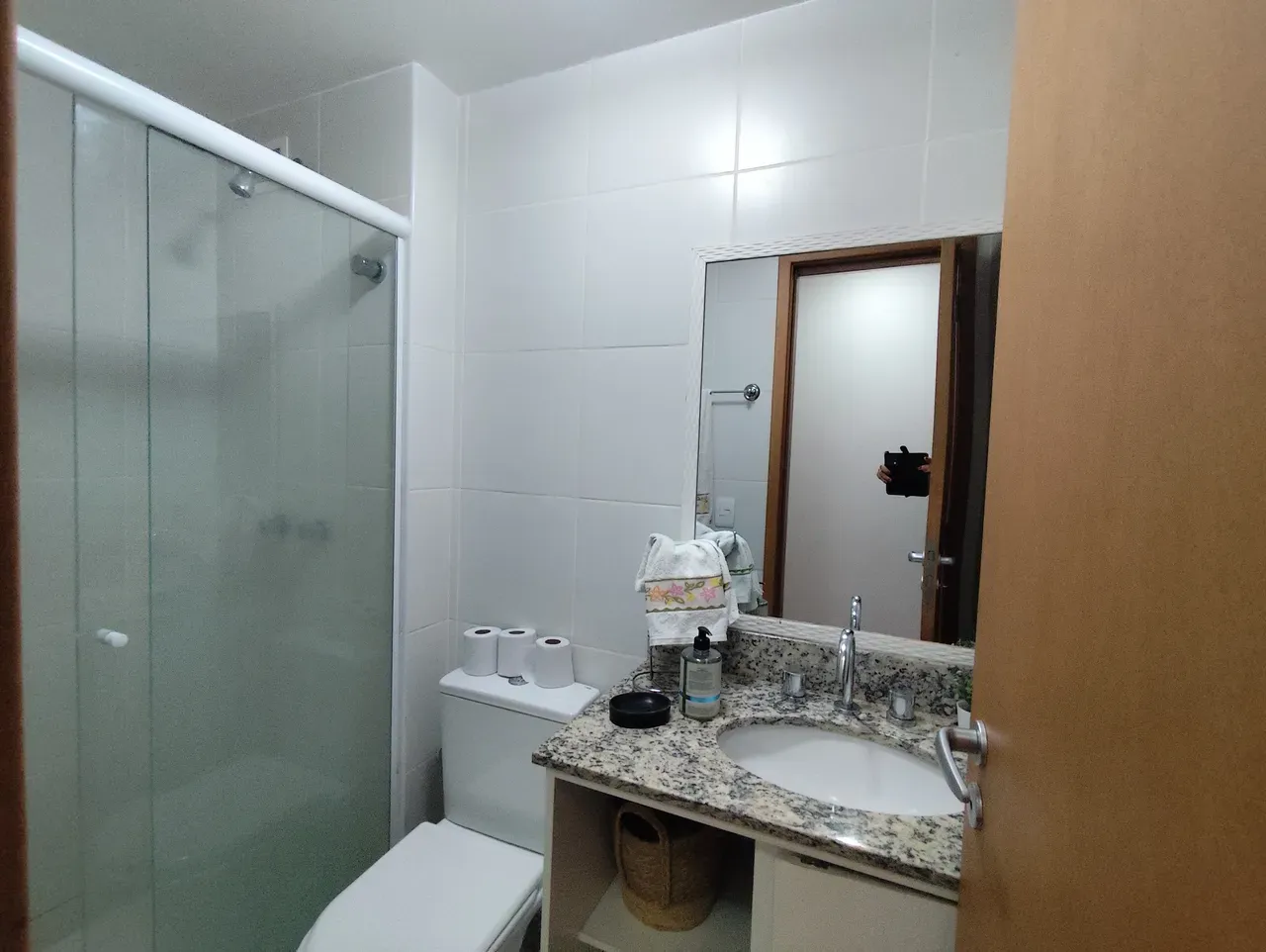 Furnished 3-bedroom apartment with open-plan kitchen — photo 16