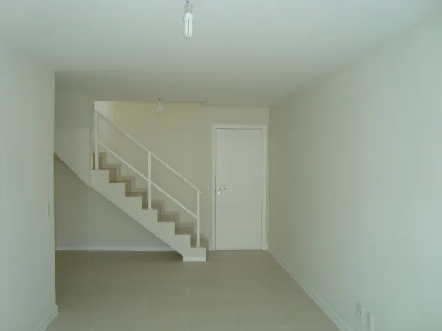 Apartamento com 4 quartos e varanda de vidro — photo 16