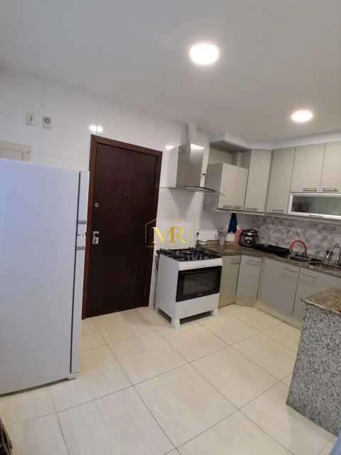 170 m² apartment with 3 bedrooms and a balcony — photo 4