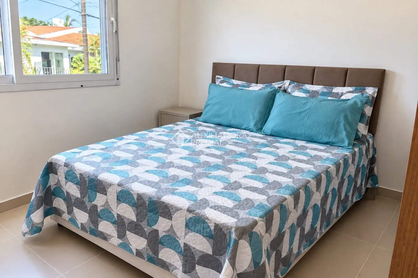 2-bedroom apartment, 1 with its own bathroom, 76 m² — photo 4