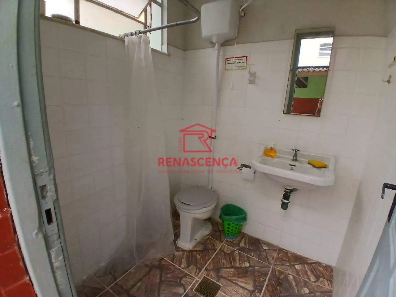 Casa de 209 m² com banheira e jardim — photo 26