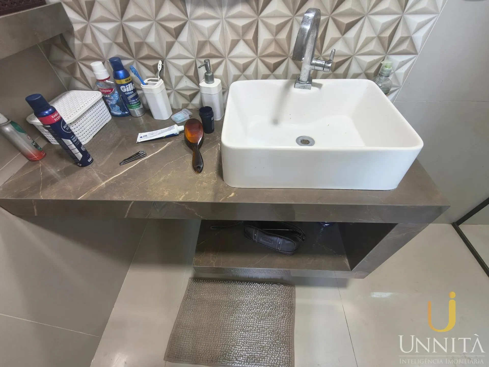 750 m² house with a grill on the balcony and a bathtub — photo 29