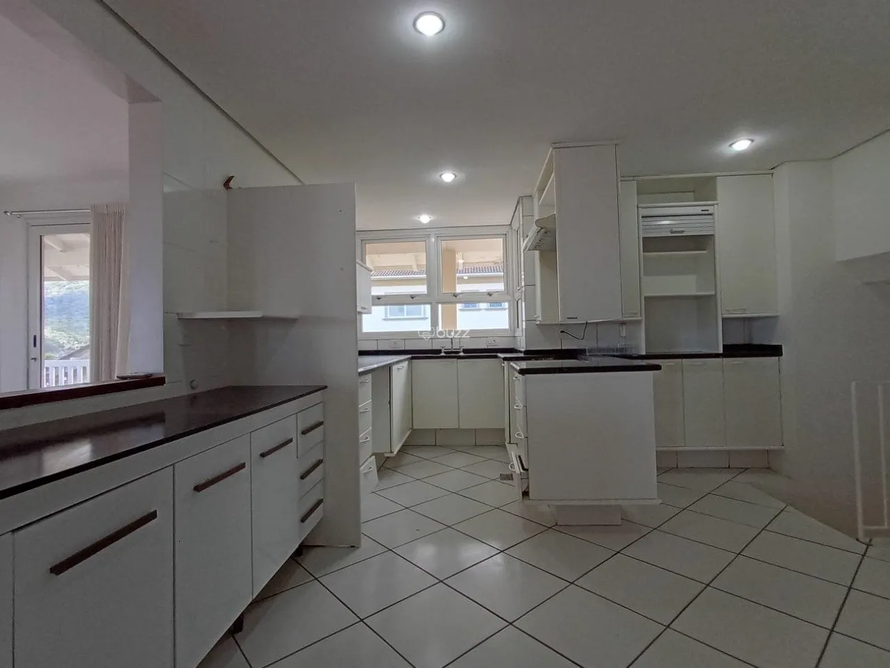 House with 4 en-suite rooms and 6 bathrooms, 301 m² — photo 21