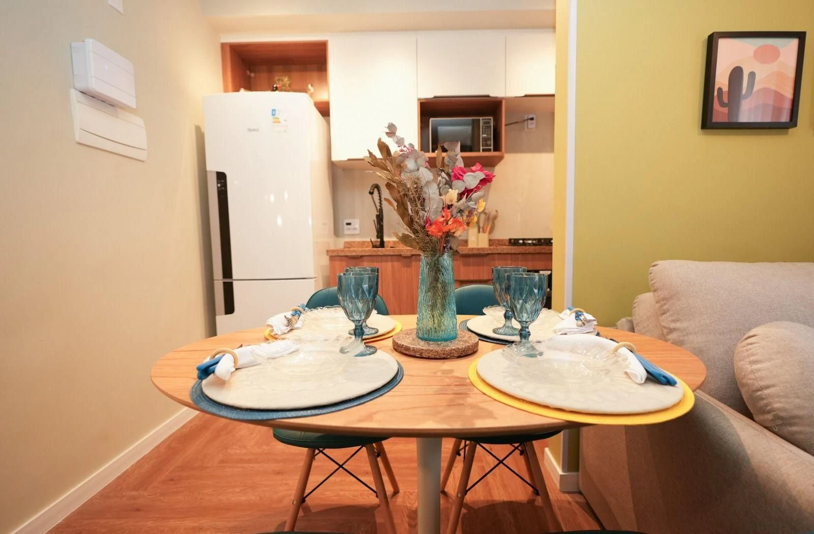 Apartamento mobiliado com cozinha americana e varanda envidraçada — photo 22