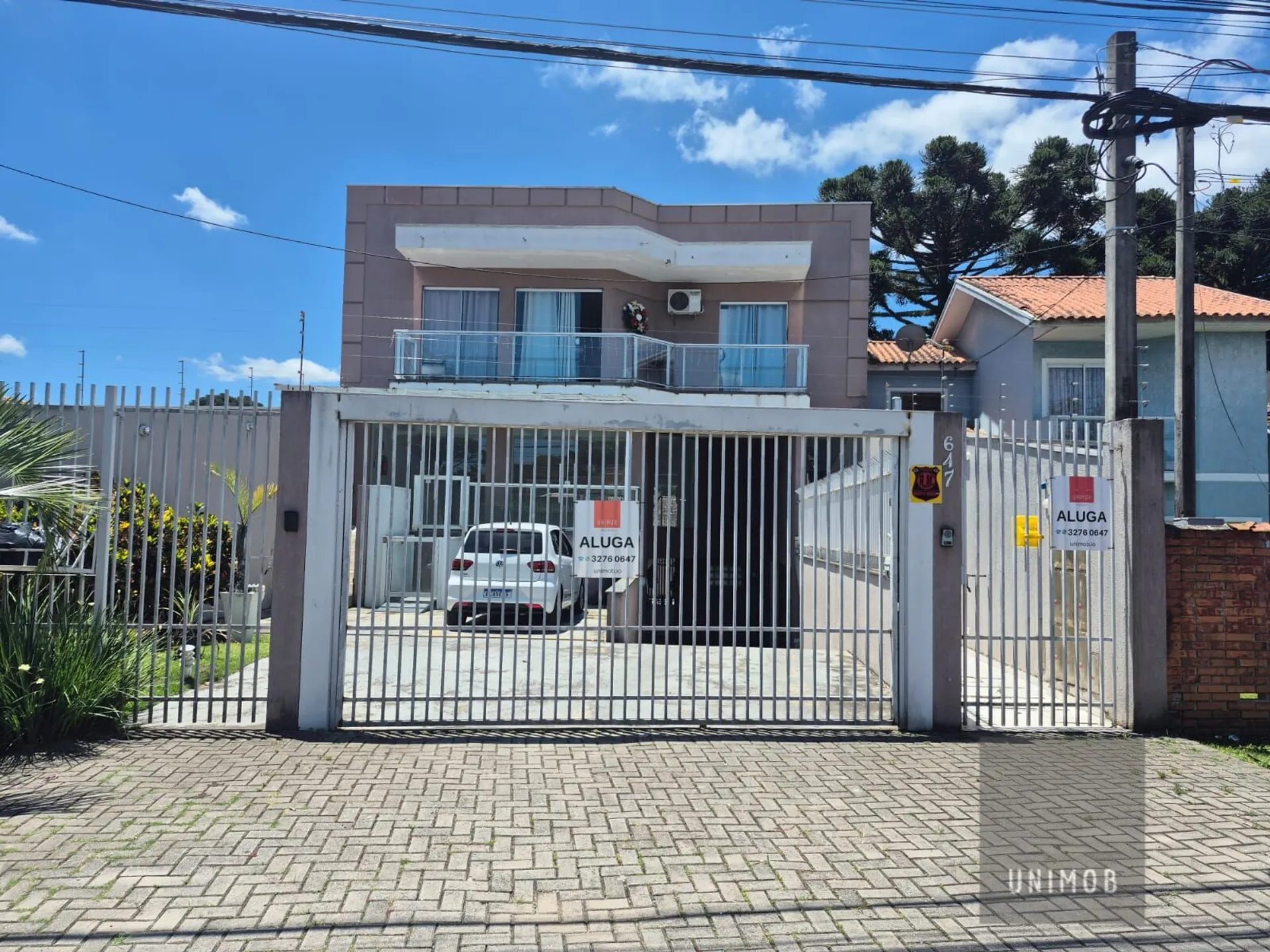 3-bedroom, 1-bath unfurnished apartment with parking