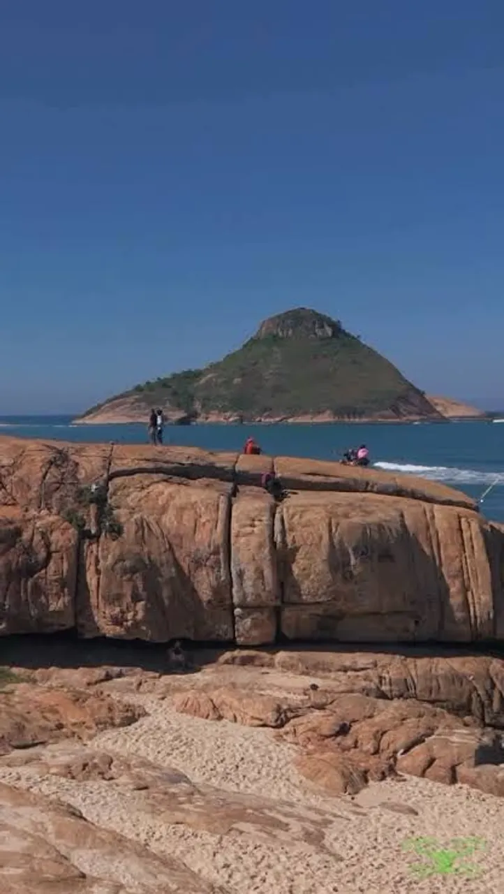 2-bedroom apartment with a water view in Rio de Janeiro — photo 16