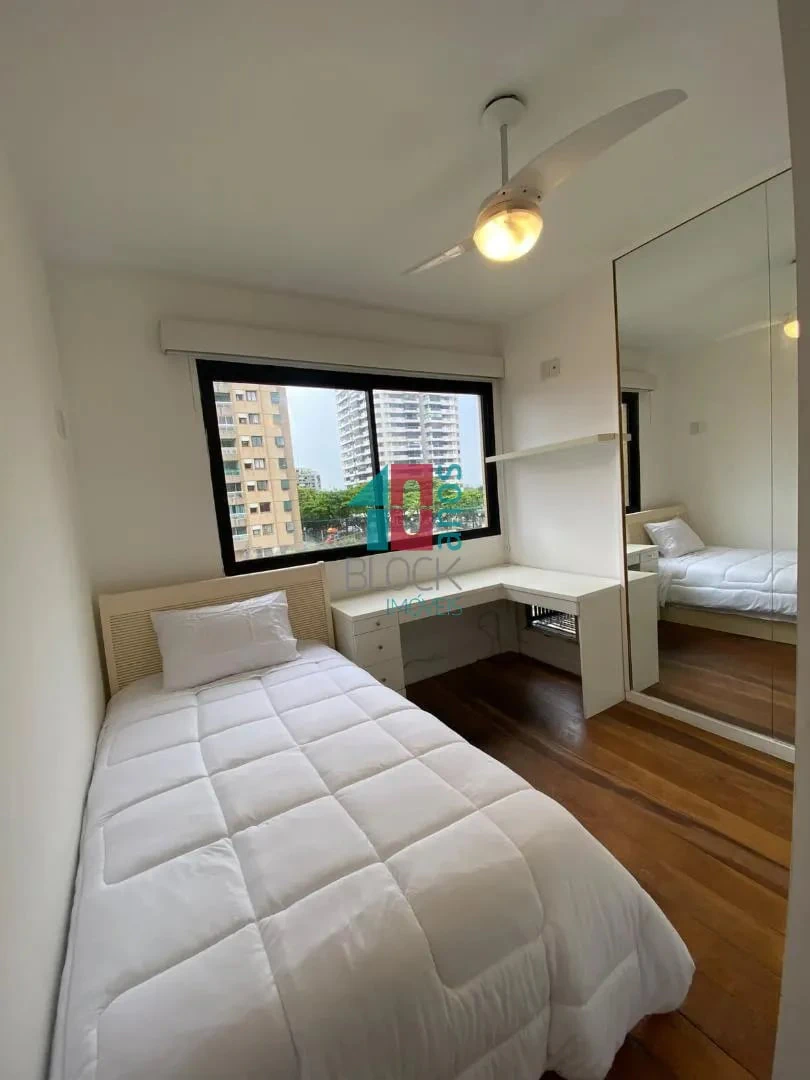 144 m² apartment with a home office and a water view — photo 9