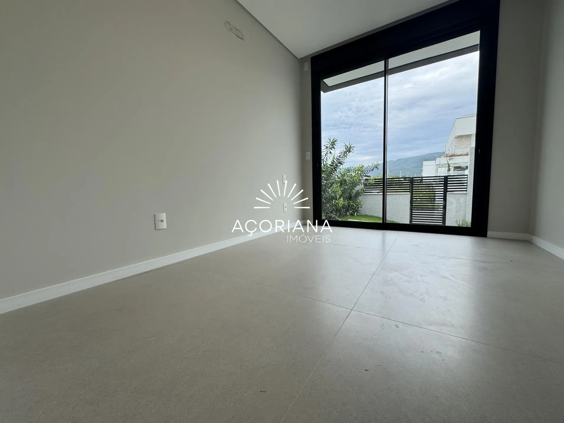 Дом с приватным садом, 270 м² и 3 спальни — photo 4