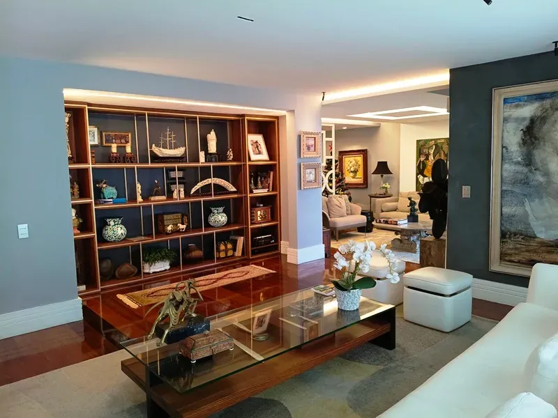 Apartment with 4 bedrooms and a enclosed glass balcony — photo 4