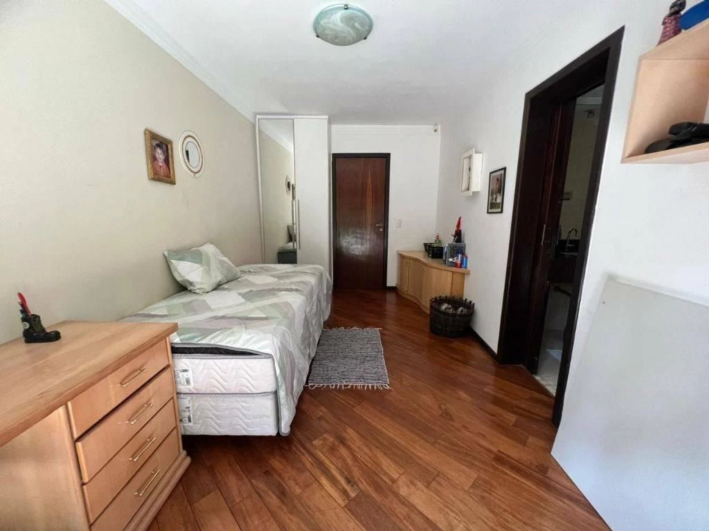 Дом 500 м² с грилем на балконе и садом — photo 40