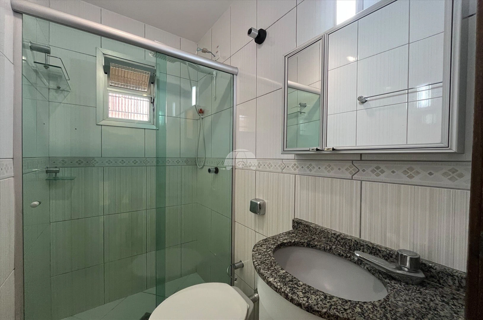 2-bedroom house with a walk-in closet in Curitiba — photo 6