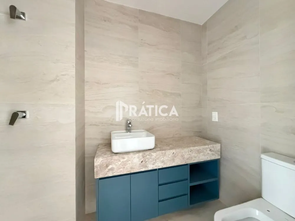 4-bedroom apartment in a building with an indoor pool — photo 37