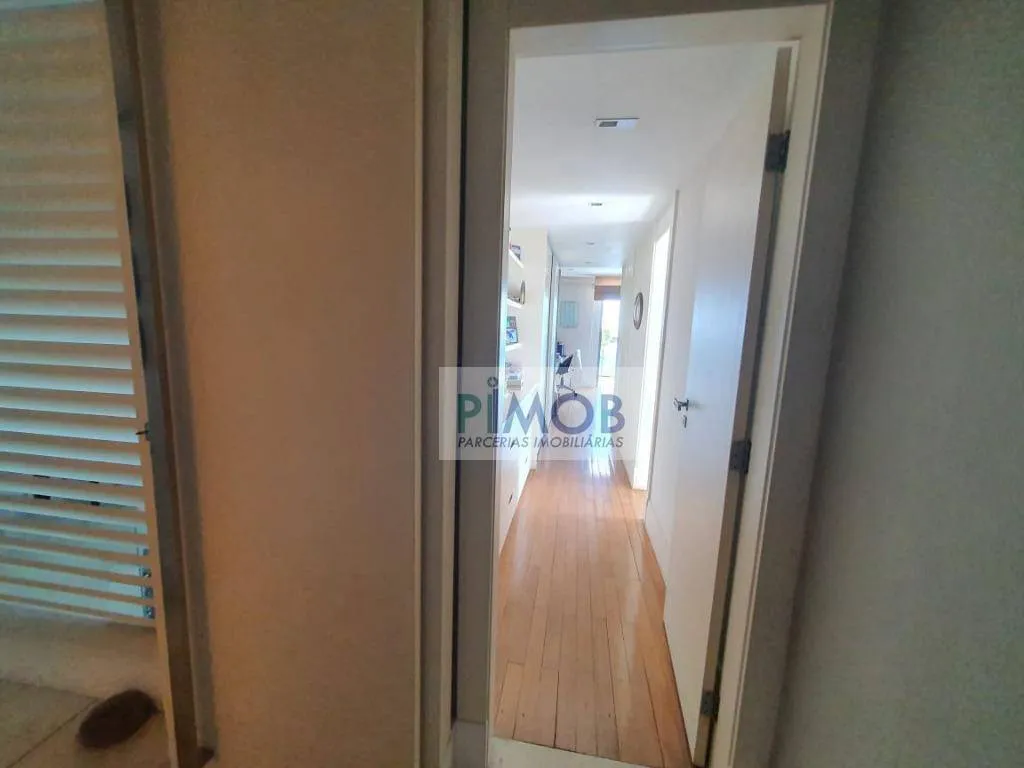 Furnished 260 m² apartment on the 23rd floor with 3 spots — photo 97