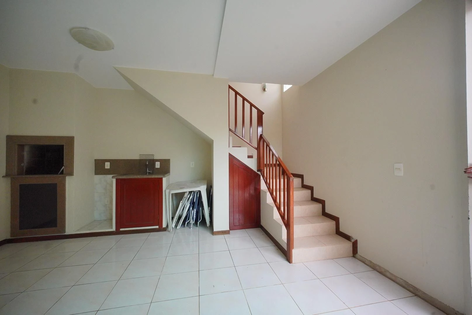 407 m² house with a washing machine and a bathtub — photo 42