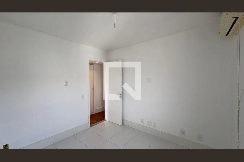 Apartment, 123 m², with a glass-enclosed balcony — photo 37