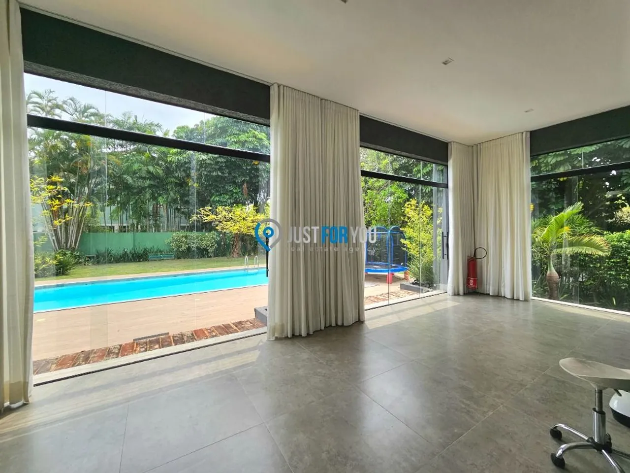 House with 5 bedrooms and a gas stove, 580 m² — photo 3
