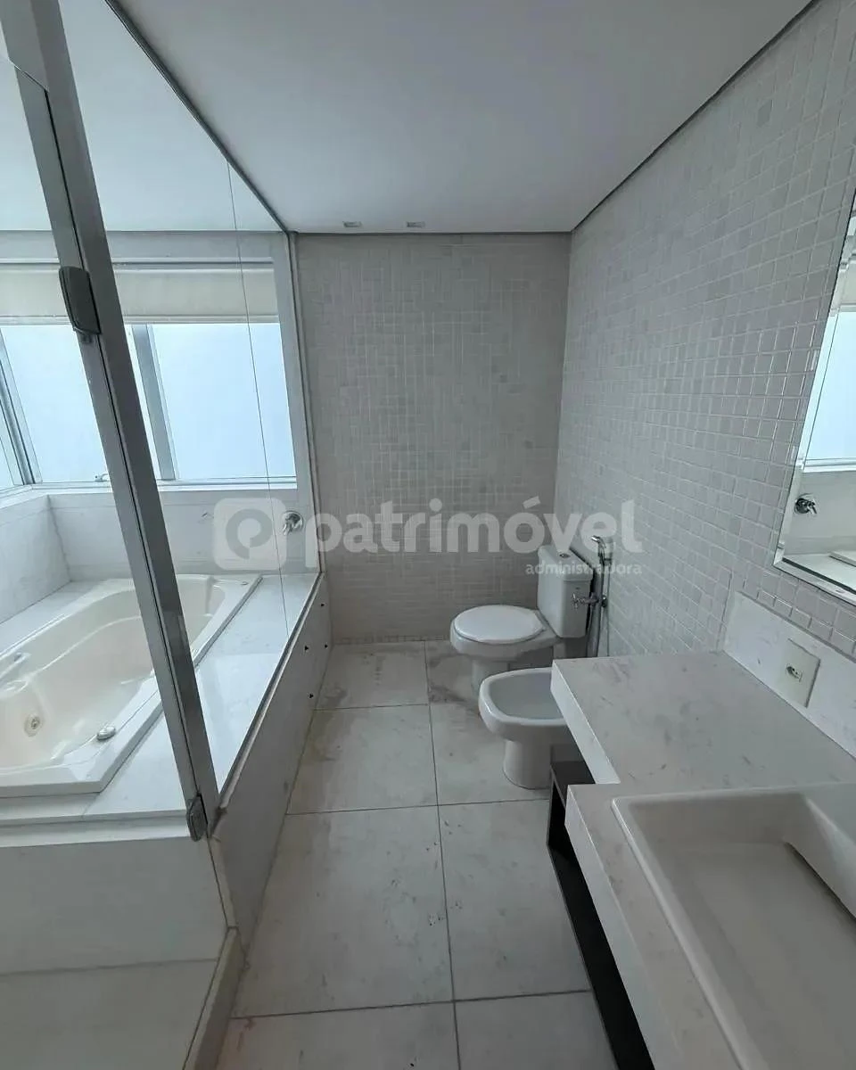 Apartamento com 4 quartos e cozinha integrada em 431 m² — photo 26