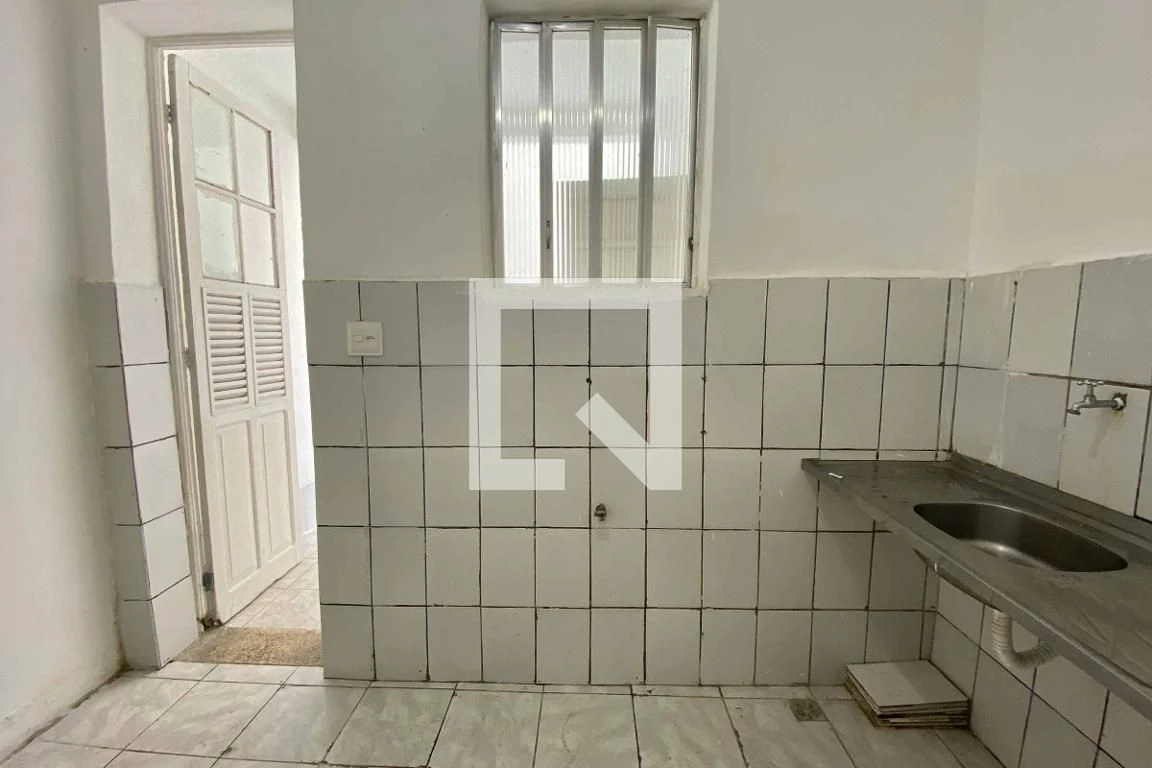 Rental apartment with 3 bedrooms and a private garden — photo 4