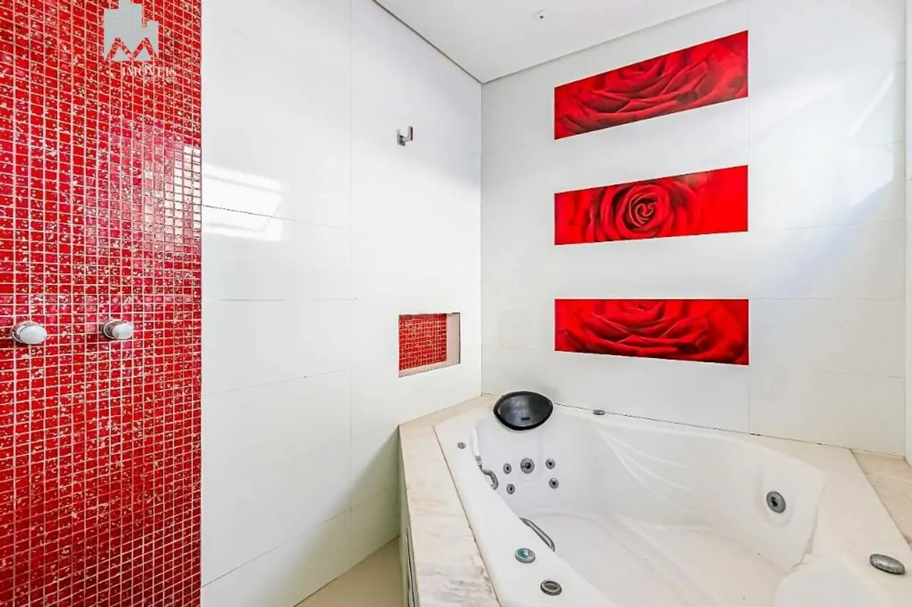 Furnished house, 323 m², with a bathtub — photo 8