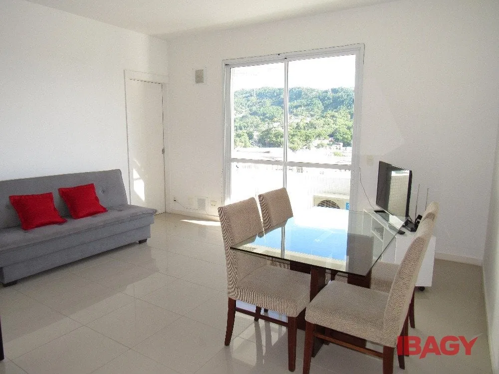 Furnished 2-bedroom apartment with 100 m²
