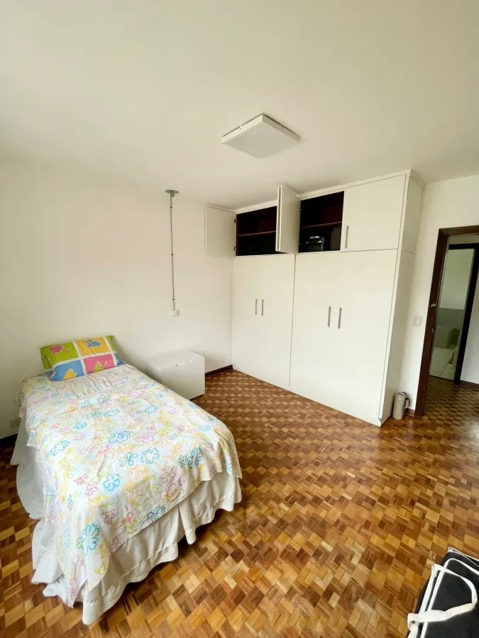 450 m² house with 4 bedrooms and 4 bathrooms — photo 21