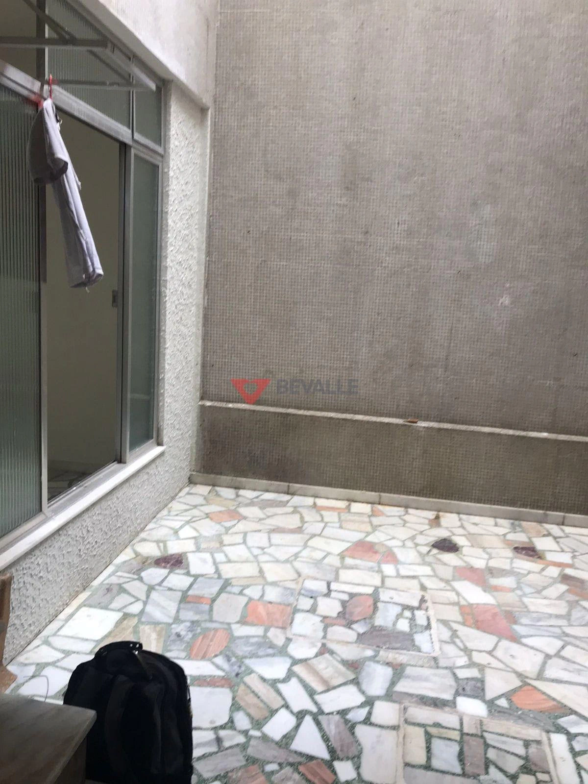 Rental house with 8 bedrooms and a balcony — photo 8