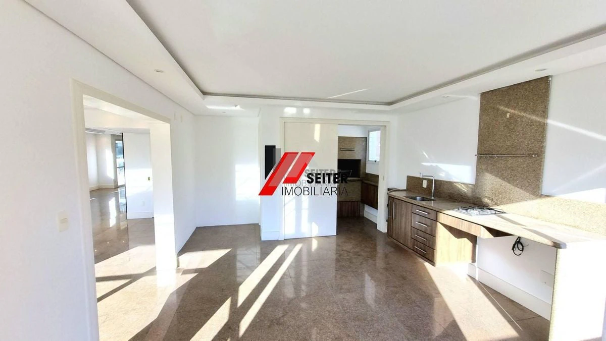 255 m² apartment with a private pool and a bathtub — photo 24