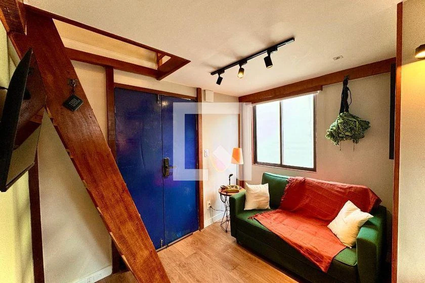 Wood or laminate floors in a one-bedroom apartment, 24 m² — photo 7