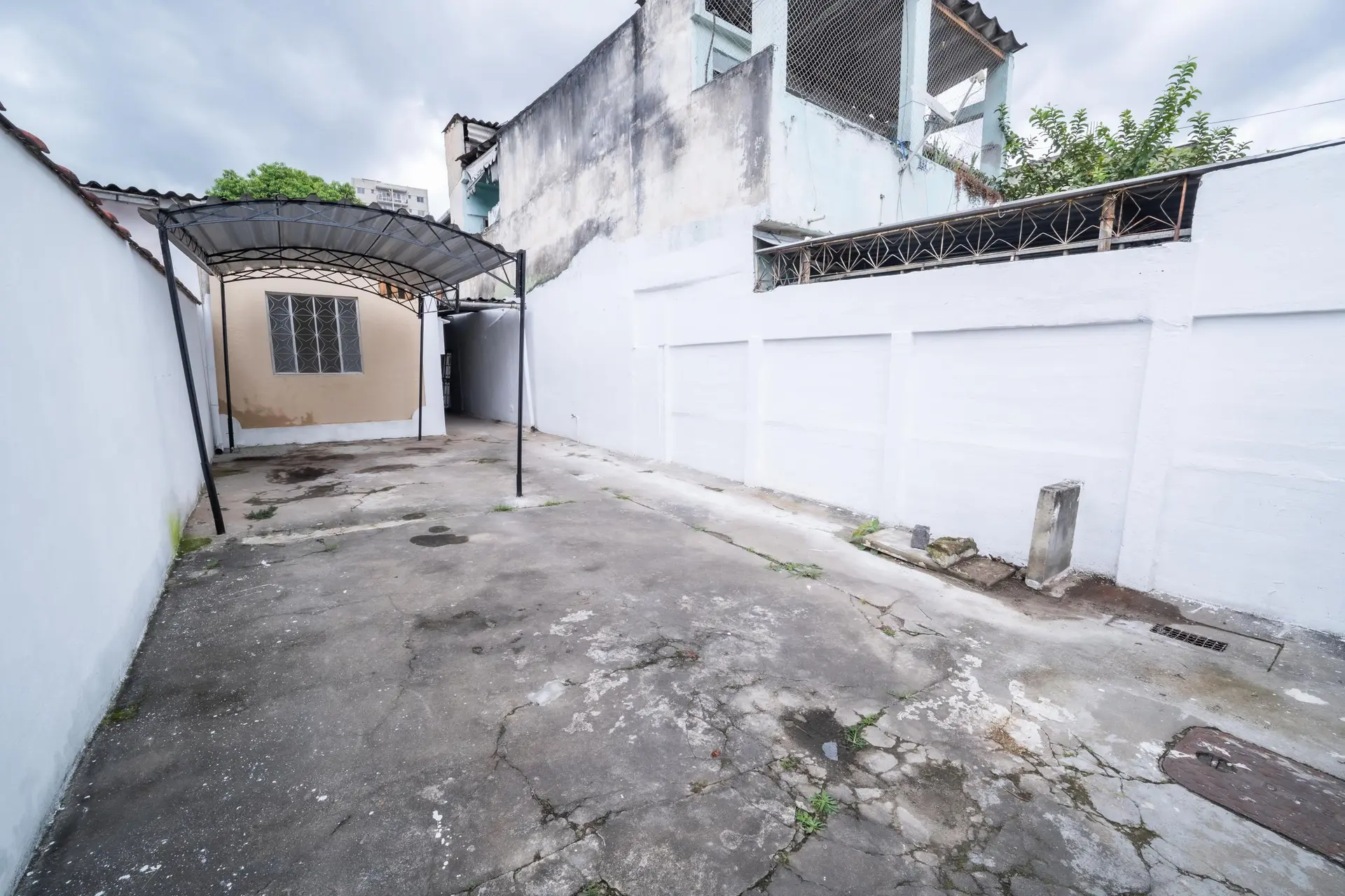2-bedroom house with a garden — photo 12