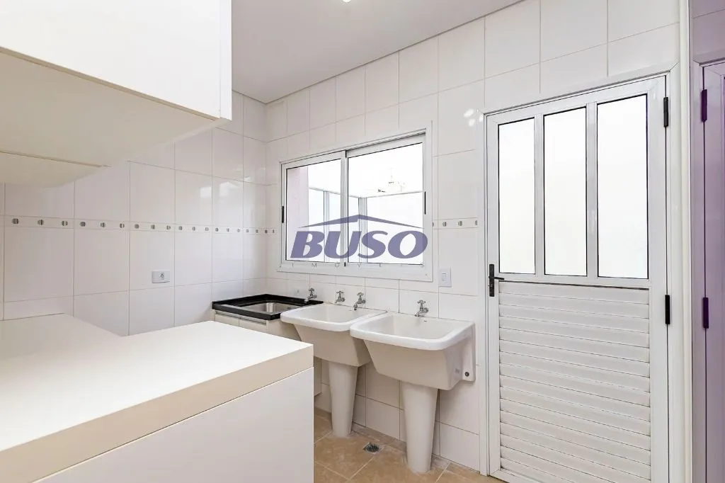 3-bedroom house with 228 m², suite and 3 covered spots — photo 16